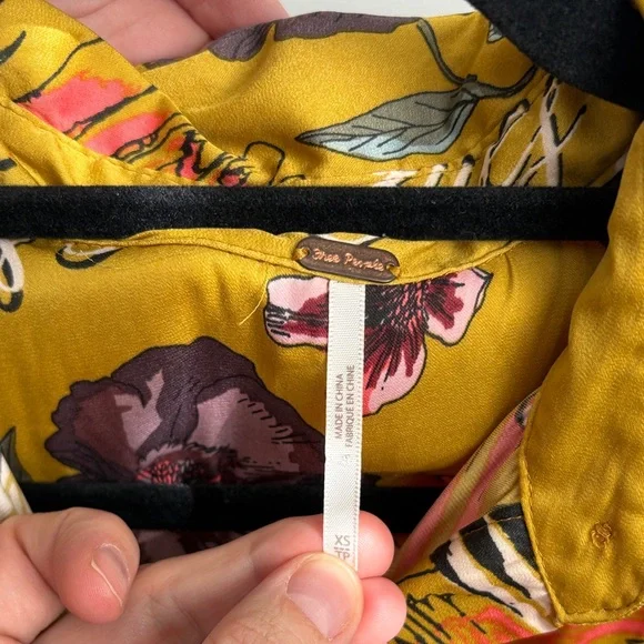 Free People top - Picture 2 of 3